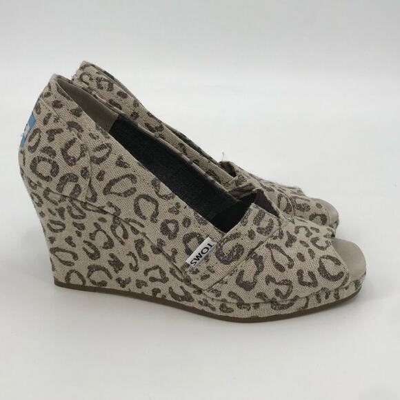 TOMS Women's Beige Leopard Print Open Toe Wedge Heels Size 5 - Picture 1 of 11